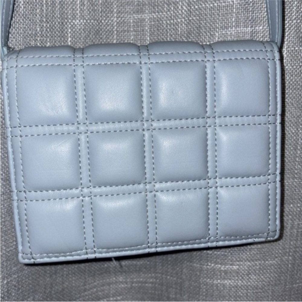 Elegant Quilted Crossbody Bag in blue